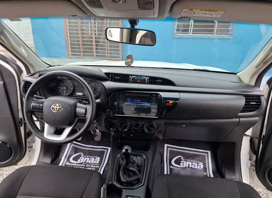 TOYOTA HILUX 2.8 NARROW 4X4 CD 16V DIESEL 4P MANUAL